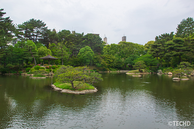 曇り空がある濯纓池の風景