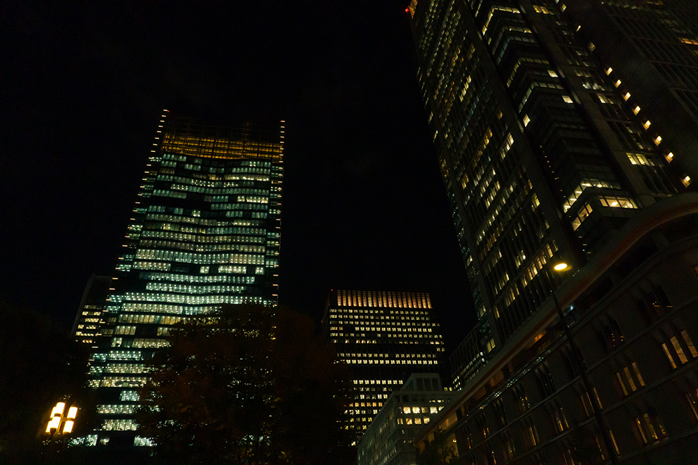 Lightroomモバイルのノイズ除去を使って処理したISO3200の夜景写真。ノイズがだいぶ軽減されている。