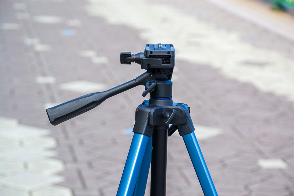 SLIK GX-S 6400のエレベーターを下げた状態