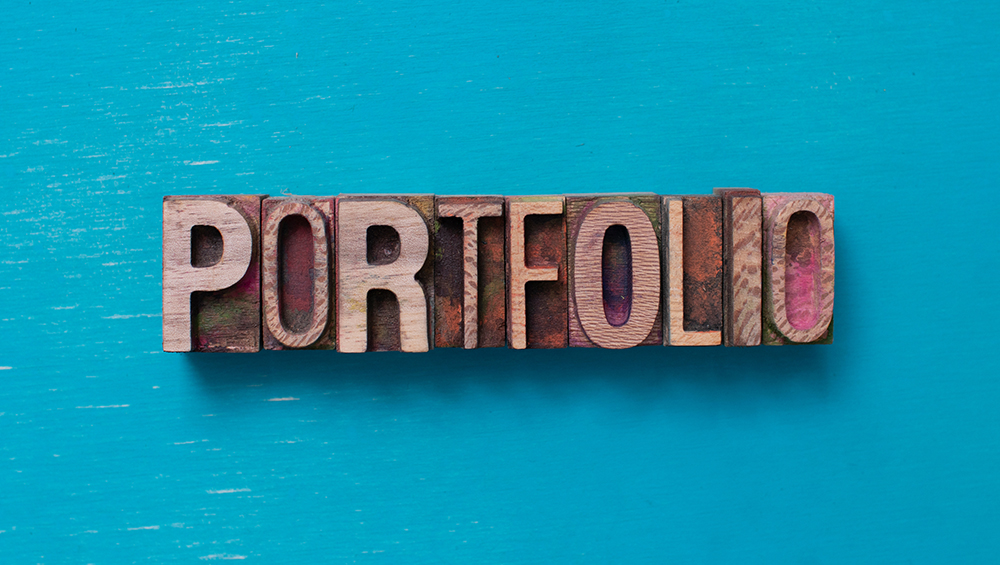 ストックフォトのジャンル別ポートフォリオ作成の重要性を説明するPORTFOLIOのアイキャッチ画像。