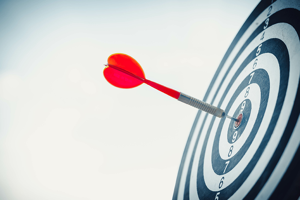 的にダーツが当たっている画像。ターゲットをイメージしている。